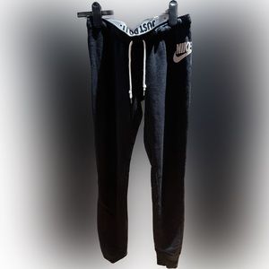 Nike Tight Fitting Women’s Jogger